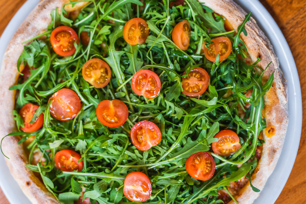pizza mozzarela rukola rajčica pršut svinjska pečenica restoran pizzeria 4m